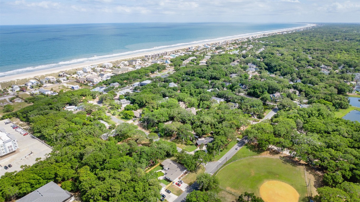 Fernandina Beach, Florida 32034, United States, 4 Bedrooms Bedrooms, ,3 BathroomsBathrooms,Residential,Pending,117932