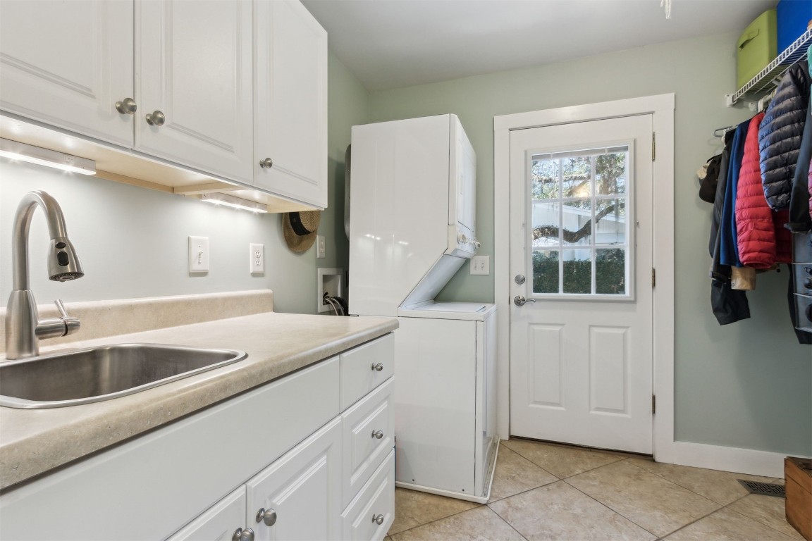 Fernandina Beach, Florida 32034, United States, 4 Bedrooms Bedrooms, ,3 BathroomsBathrooms,Residential,Pending,117932