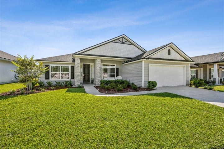 Photo 1 of 33 — 86784 LAZY LAKE Circle, Yulee, FL 32097