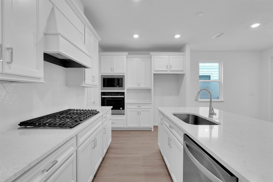 592 Hawthorn Park Circle, Yulee, Florida image 7