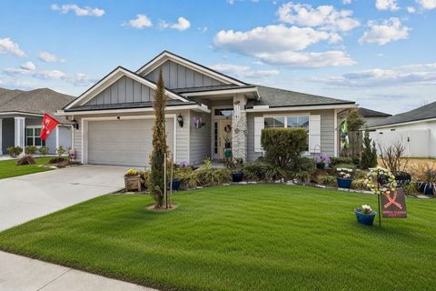 Homes For Sale - 86636 Serenity Lake Court<br/> Yulee, FL 32097