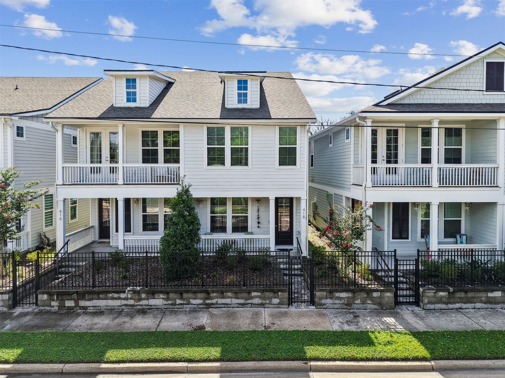 Photo 1 of 32 — 418 S 8TH Street, Fernandina Beach, FL 32034