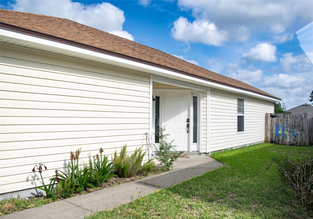 96003 Aqua Vista Court, Yulee, Florida image 3