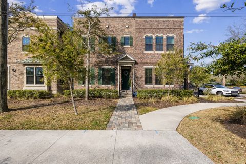 Homes For Sale - 241 Beech Street<br/> Fernandina Beach, FL 32034