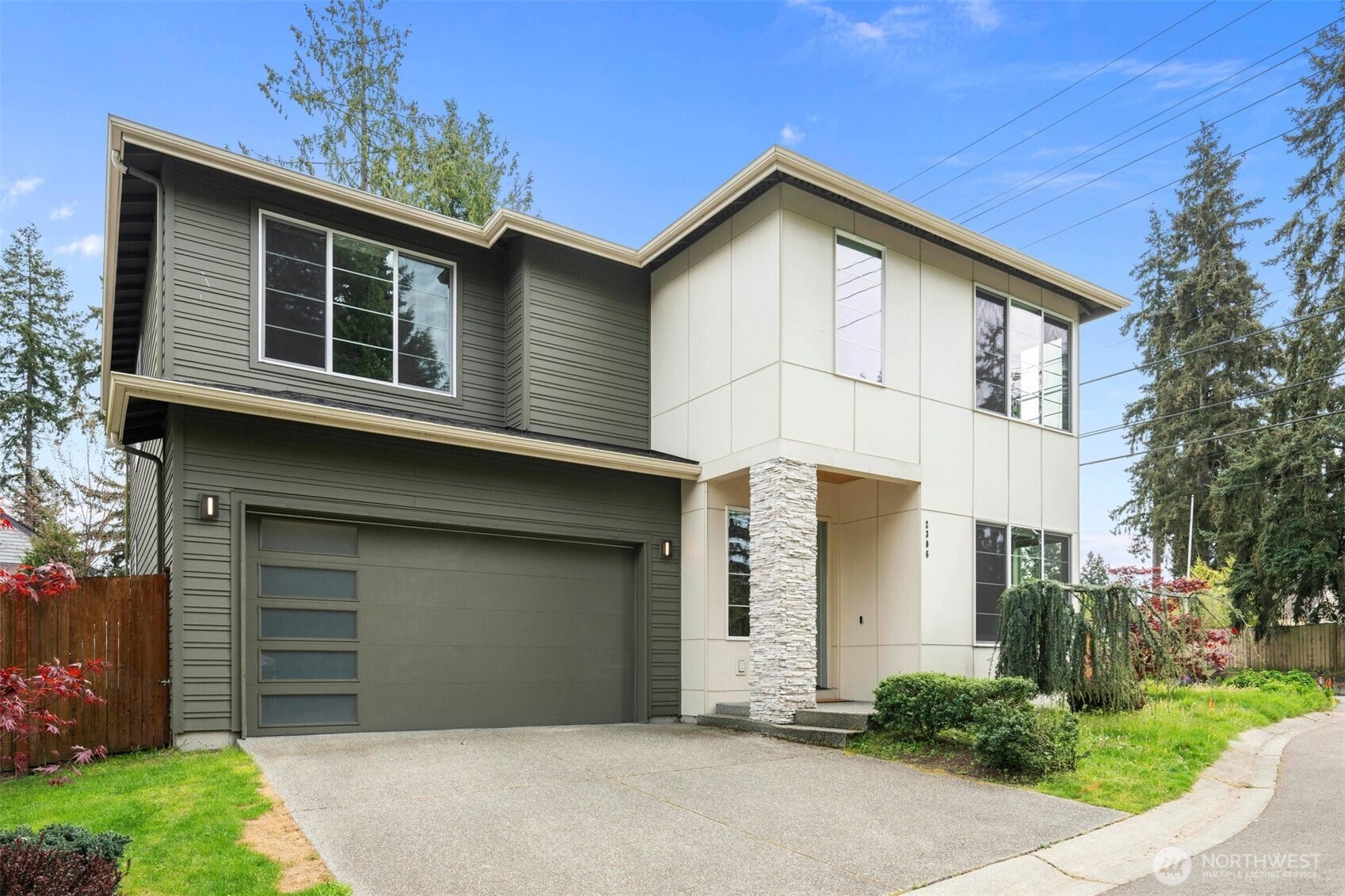 2306 NE 145th St