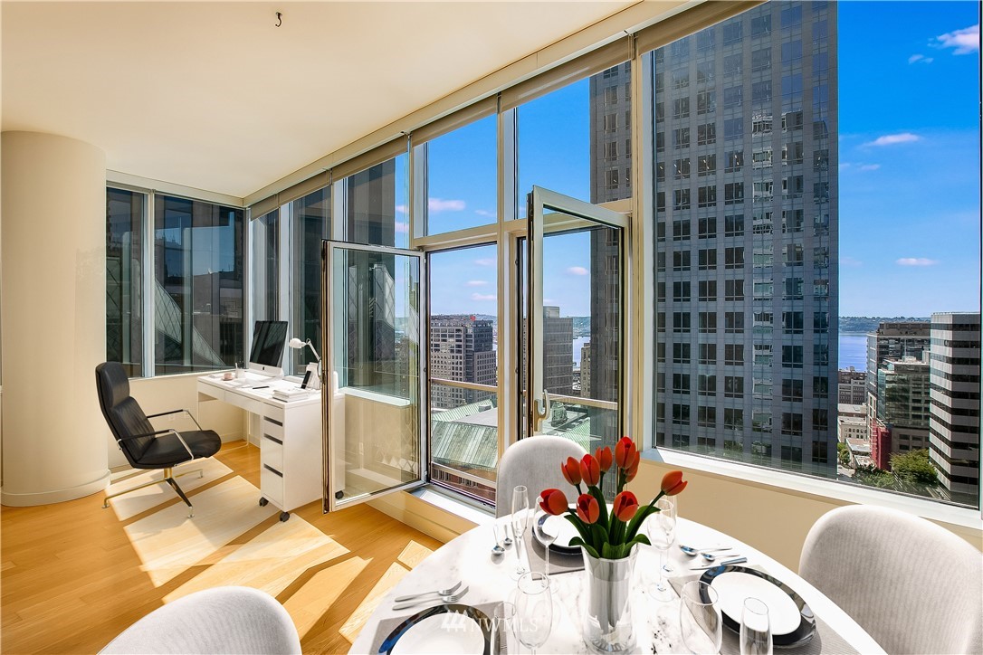 909 5th Avenue 1000