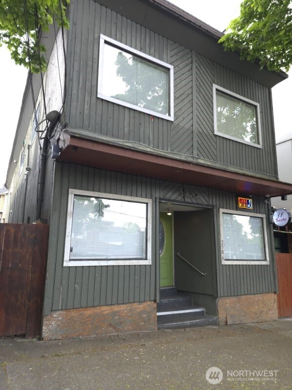 2506 S JACKSON Street