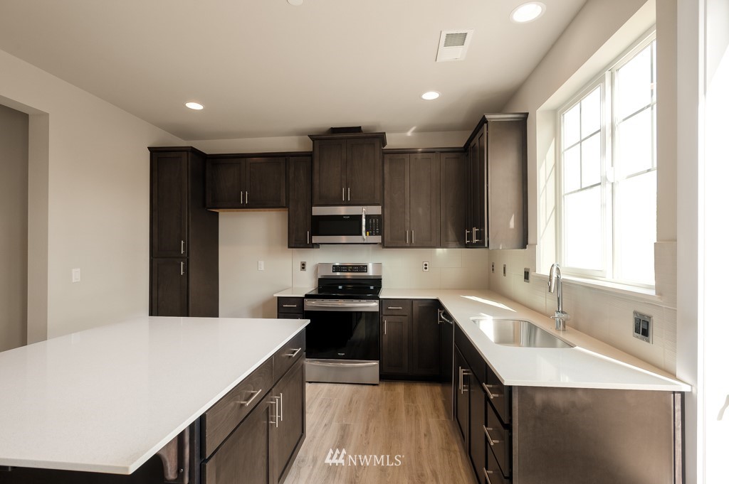 1621 Seattle Hill Road EE-4