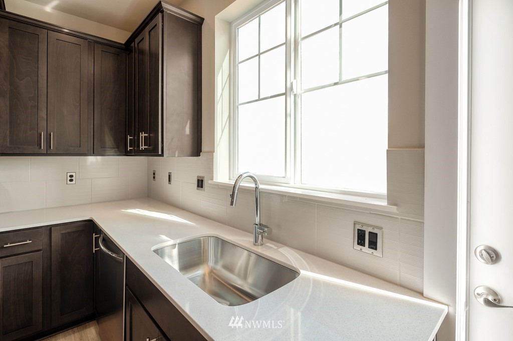 1621 Seattle Hill Road EE-4