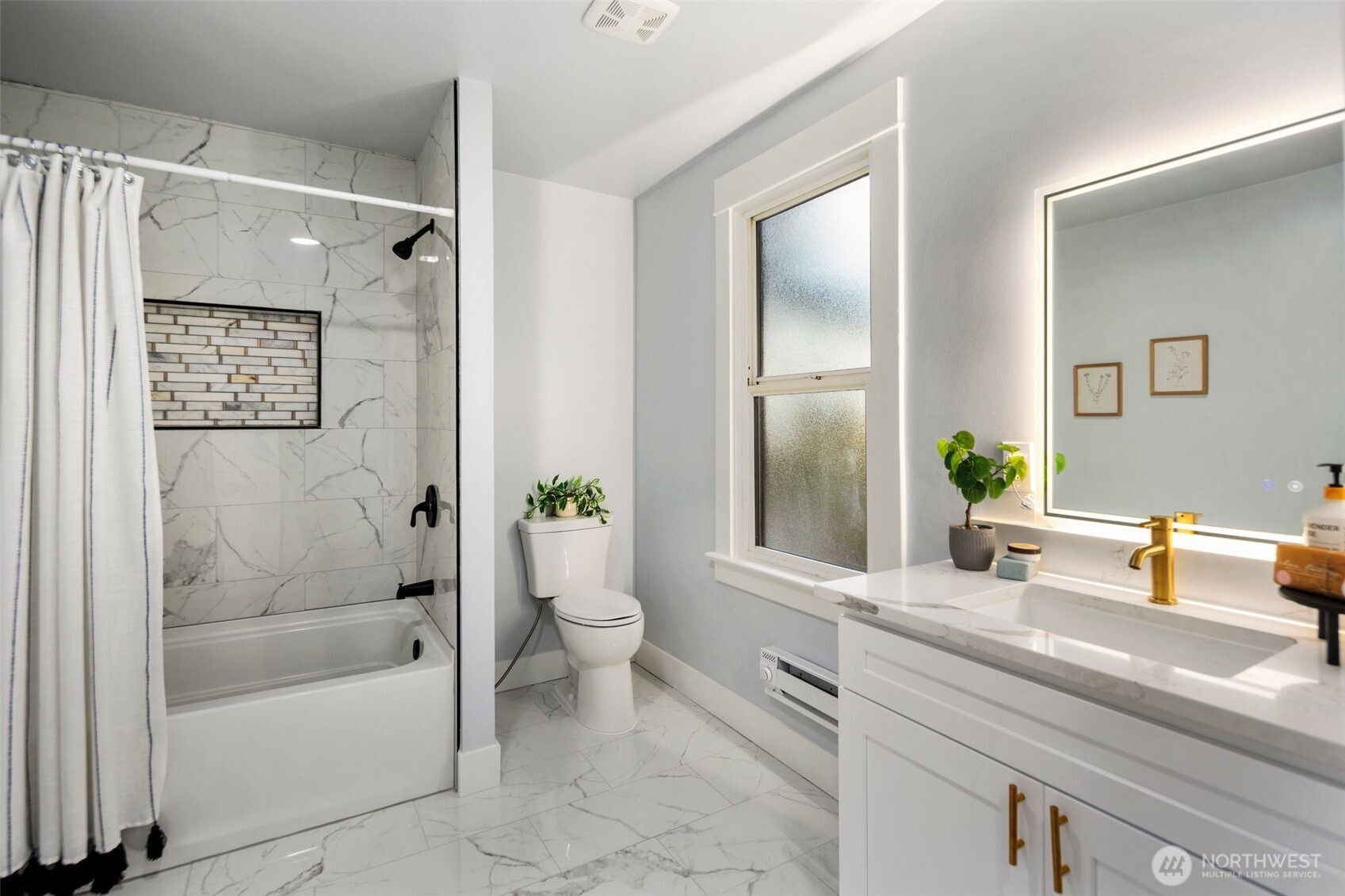 907 S Ainsworth Avenue