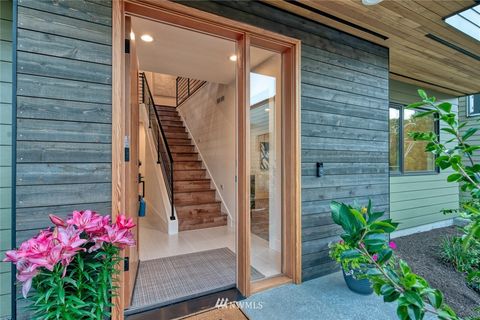 3224 SW Westbridge Place Seattle WA 98126