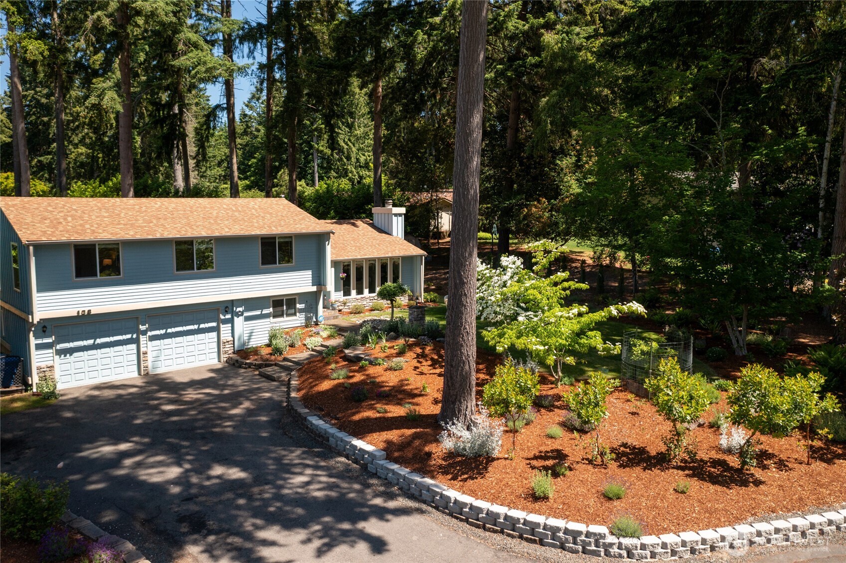 138 Point Fosdick Circle NW
