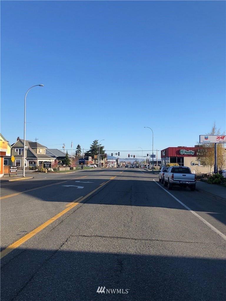 2320 Commercial Avenue