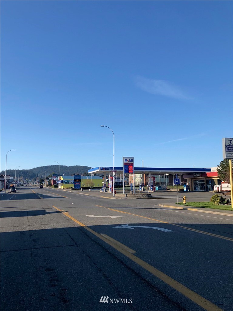 2320 Commercial Avenue