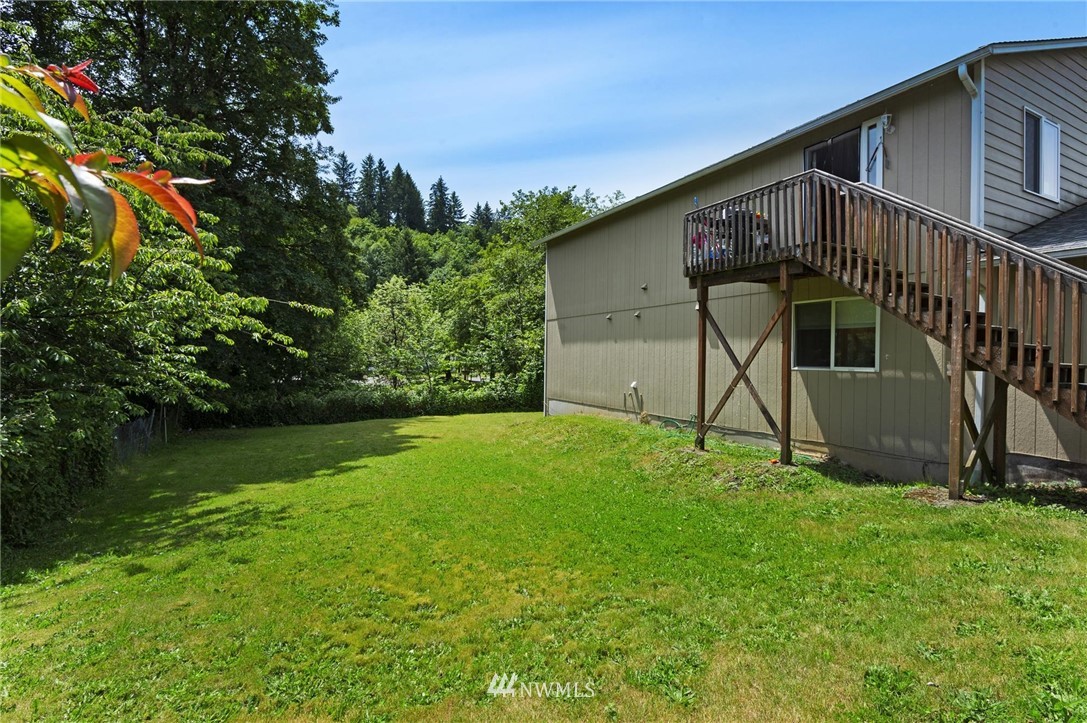 1353 W Railroad Drive