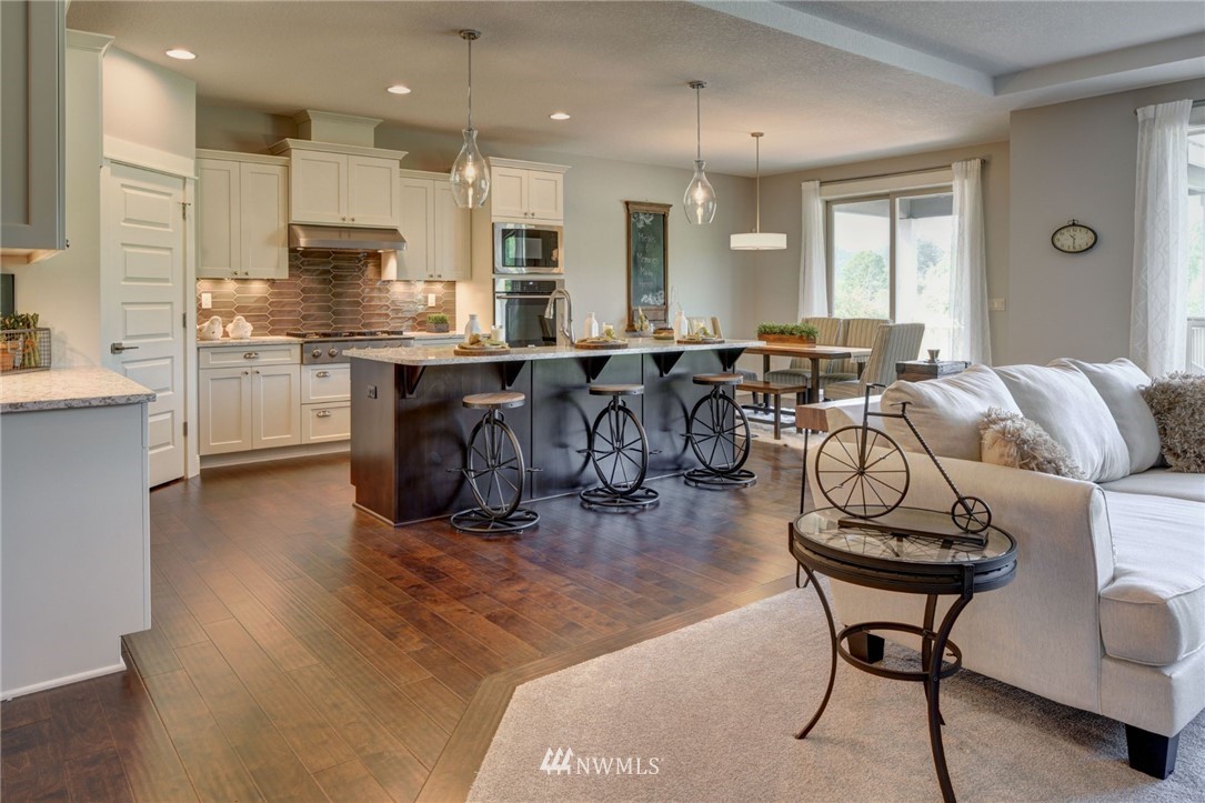 5572 NW Muddy Paws Court