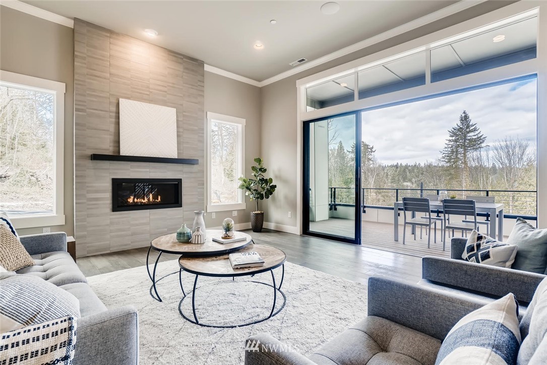 582 Foothills Drive NW