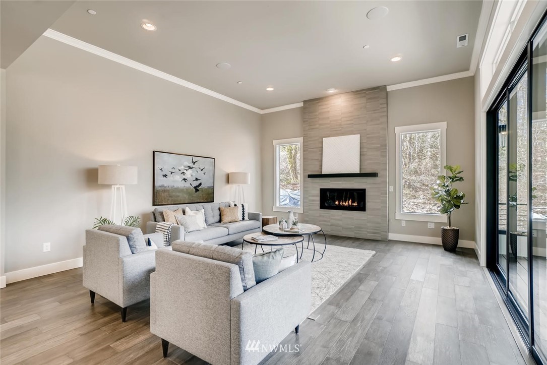 582 Foothills Drive NW