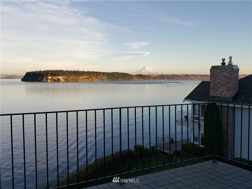 7221 Soundview Drive 201