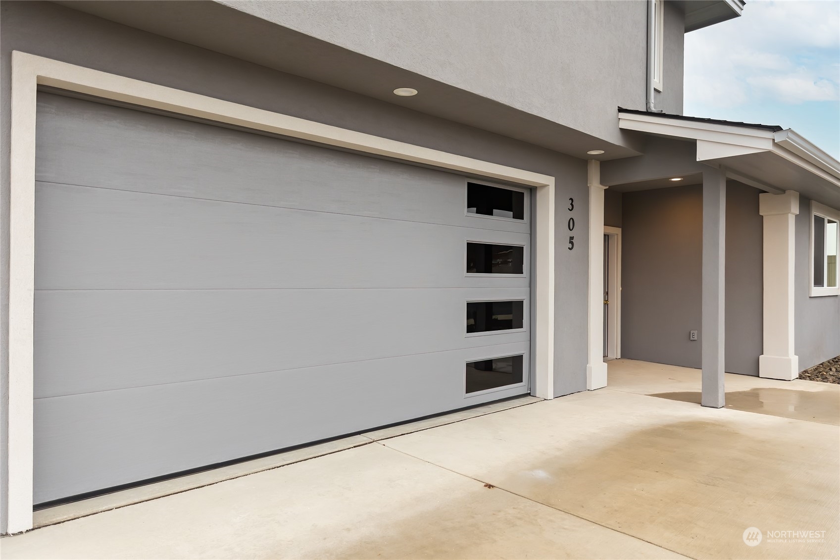 305 E Stanford Avenue