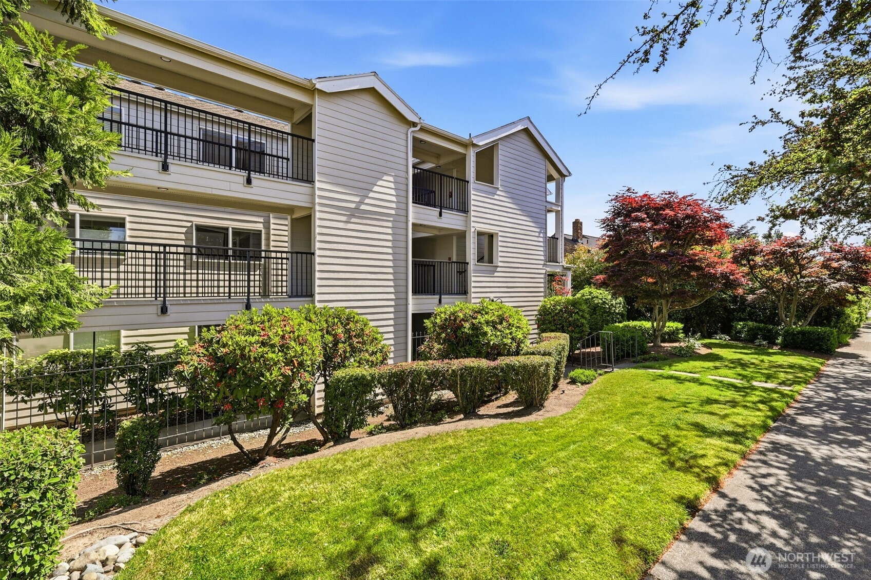 1115 N I Street 204