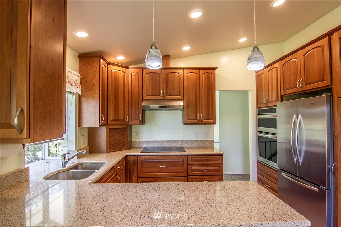 6527 NE 198TH Street