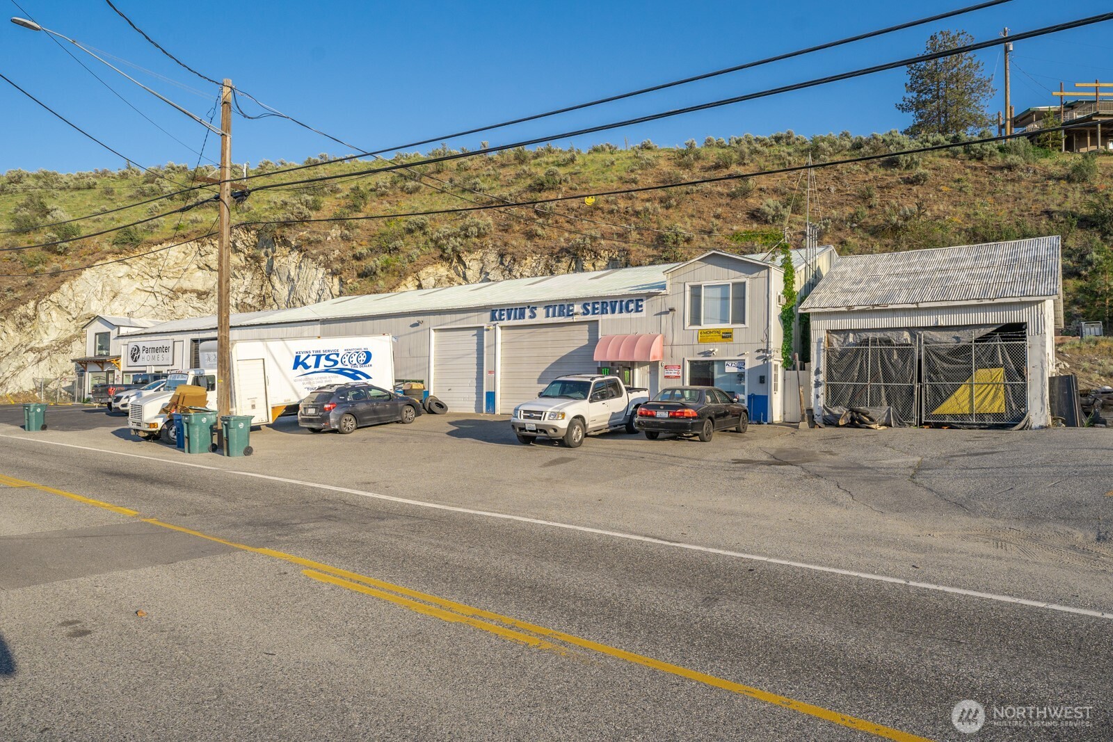 1217 W Woodin Avenue