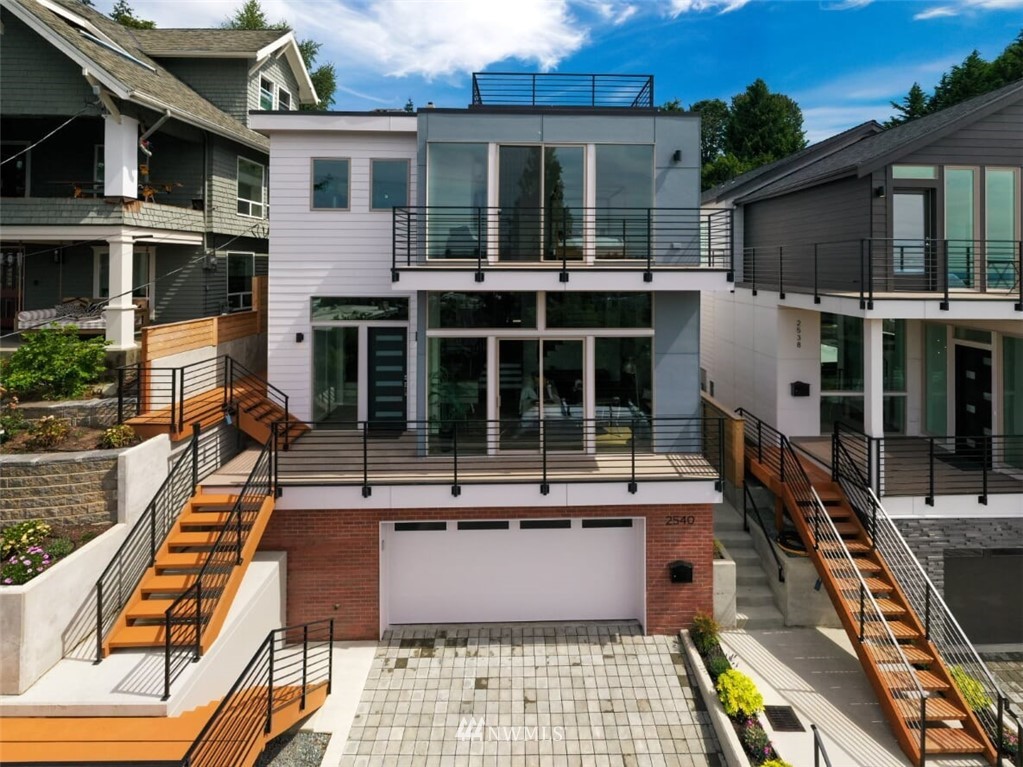 2540 13th Avenue W