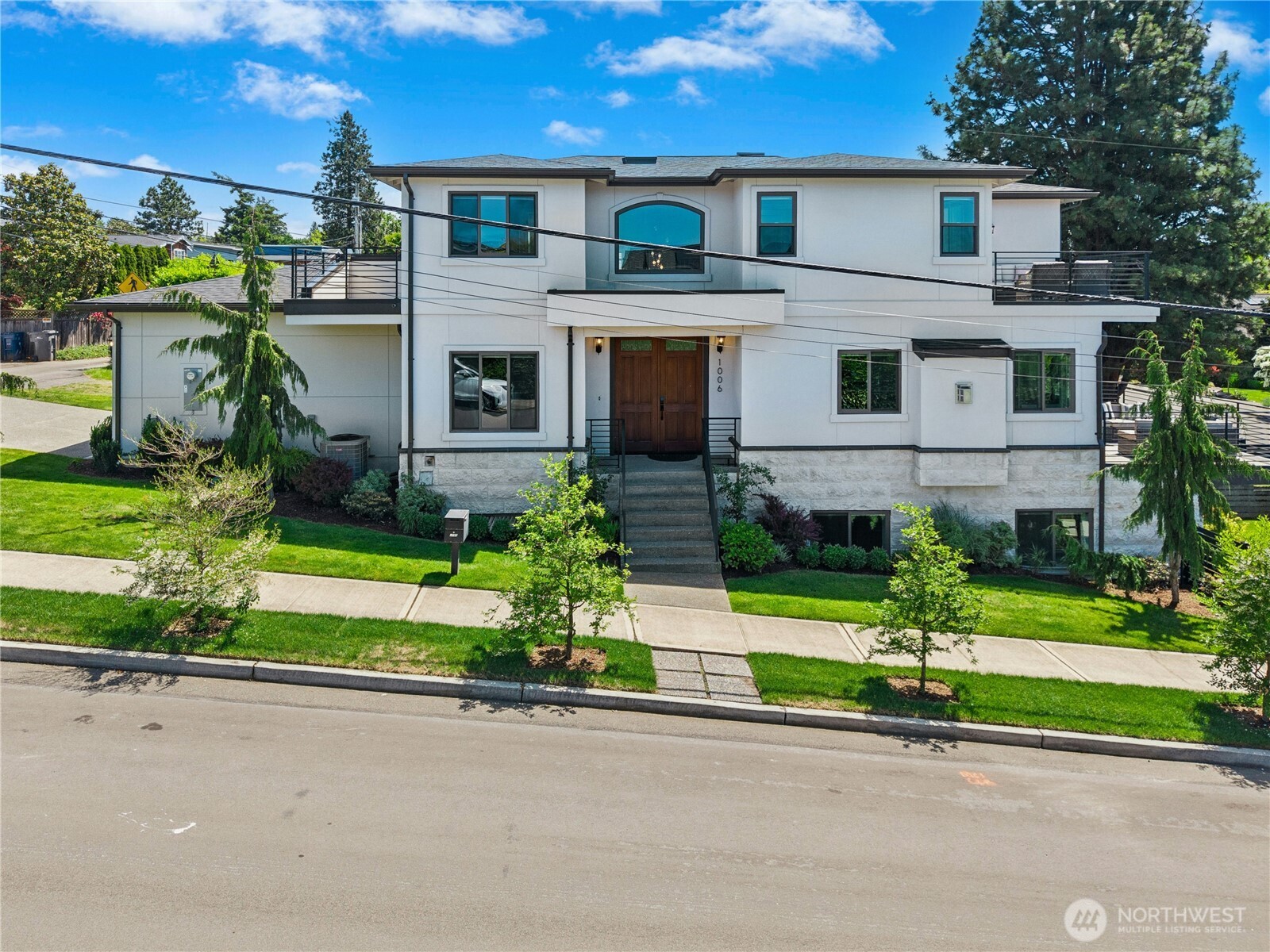 1006 4th Street W