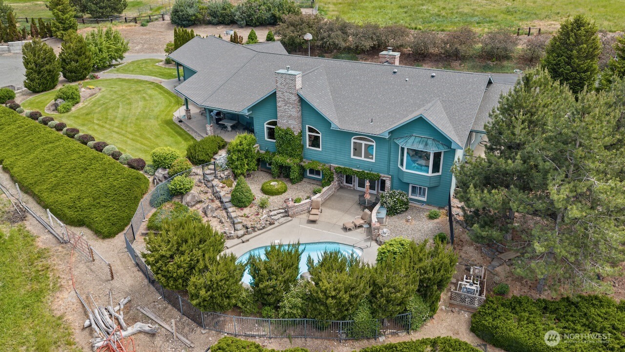 4221 Thrall Road