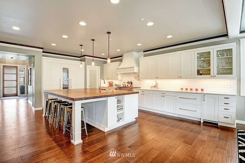 633 SW 185th Street