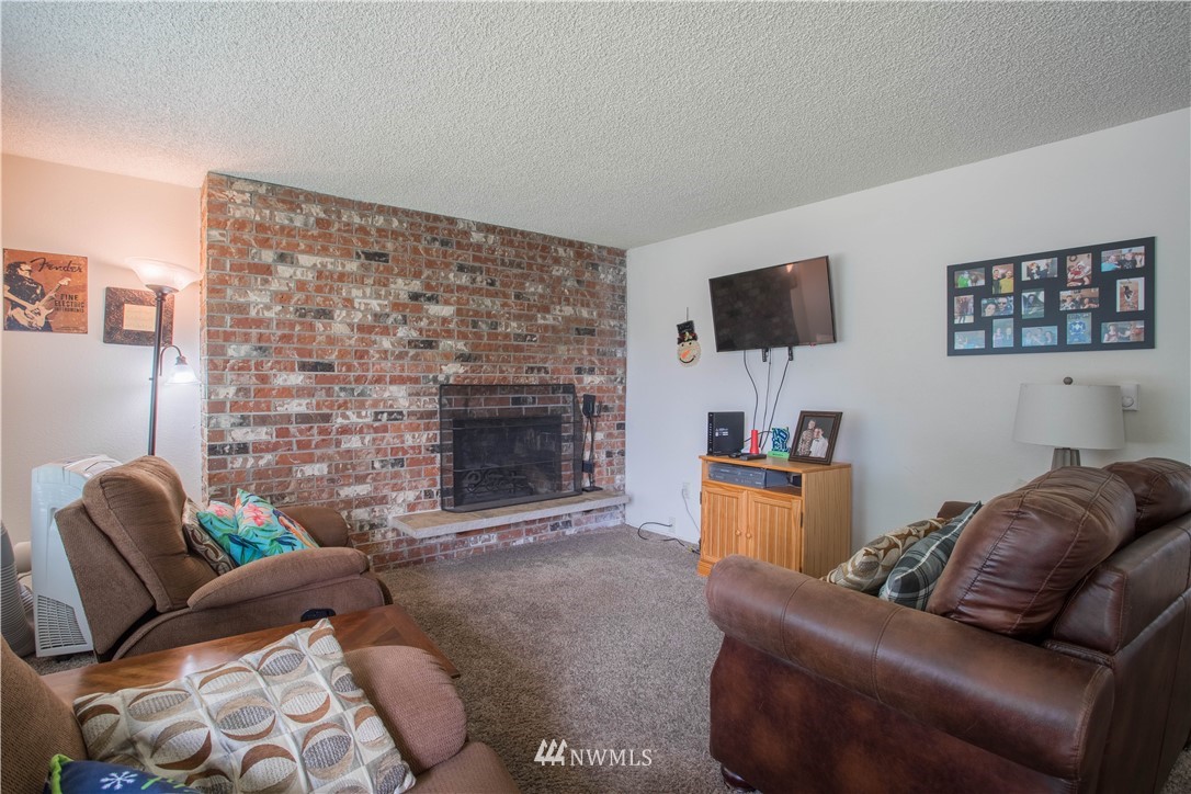 1005 11th Street NW