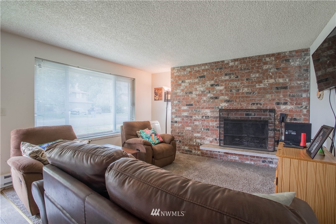 1005 11th Street NW