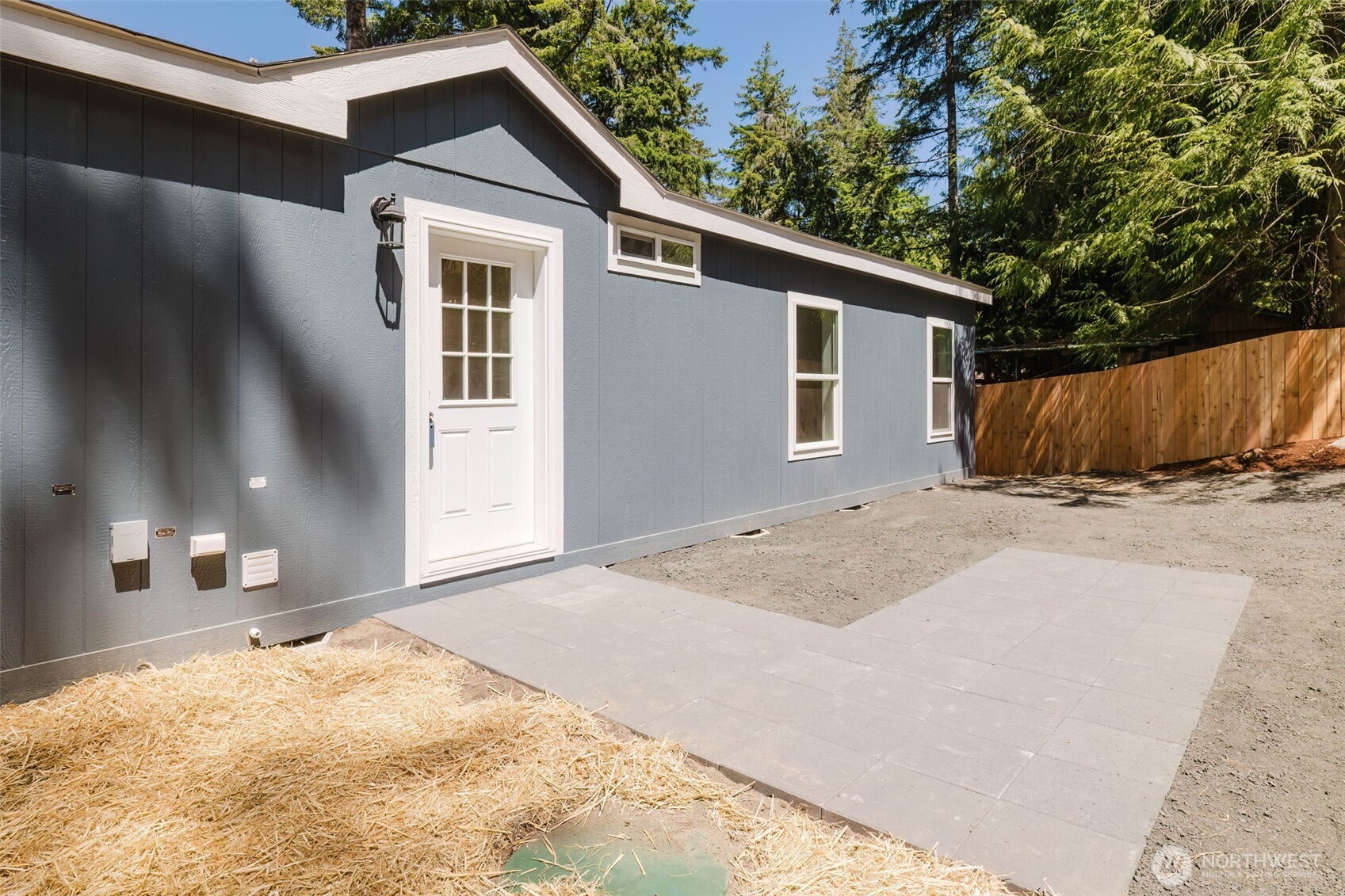 401 E Trails End Drive