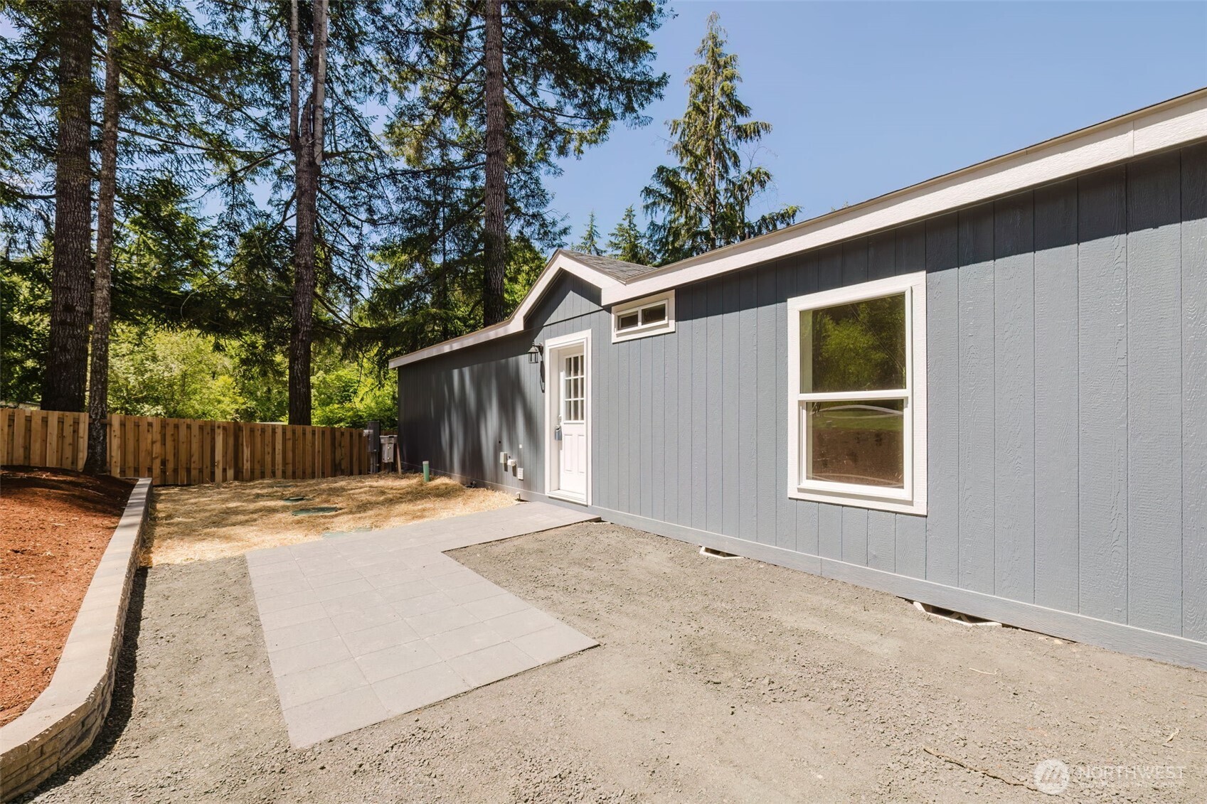 401 E Trails End Drive