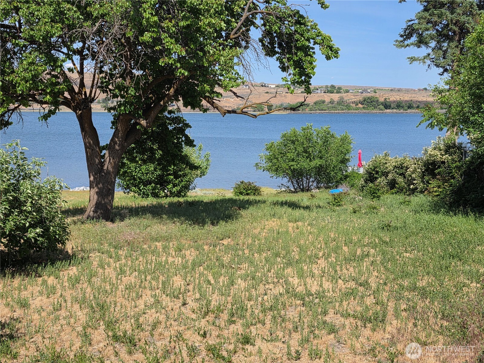 318 Lakeshore Drive
