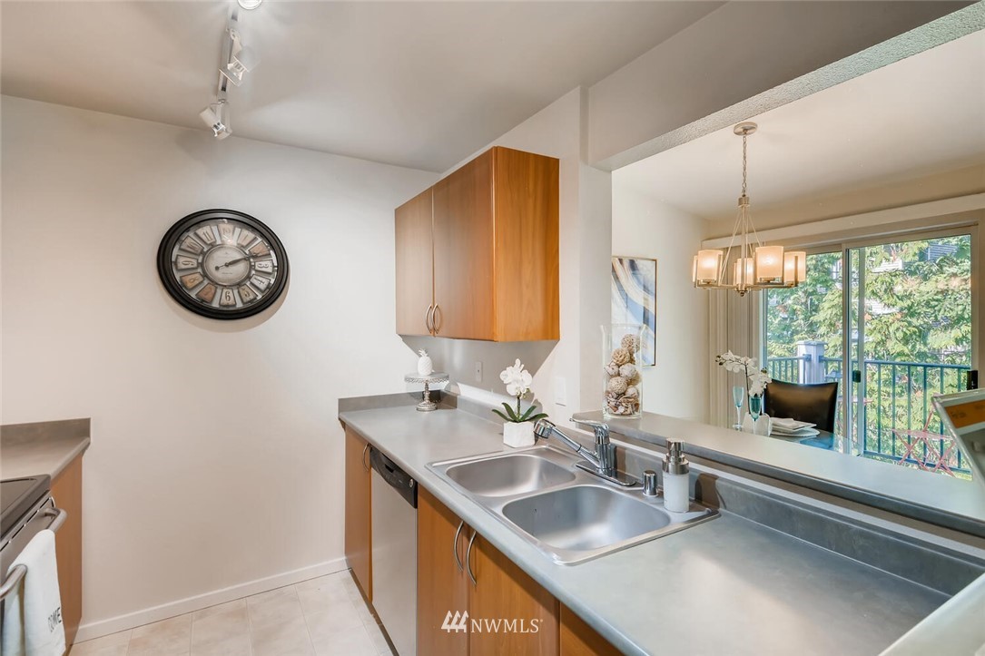 15415 35th Avenue W E303
