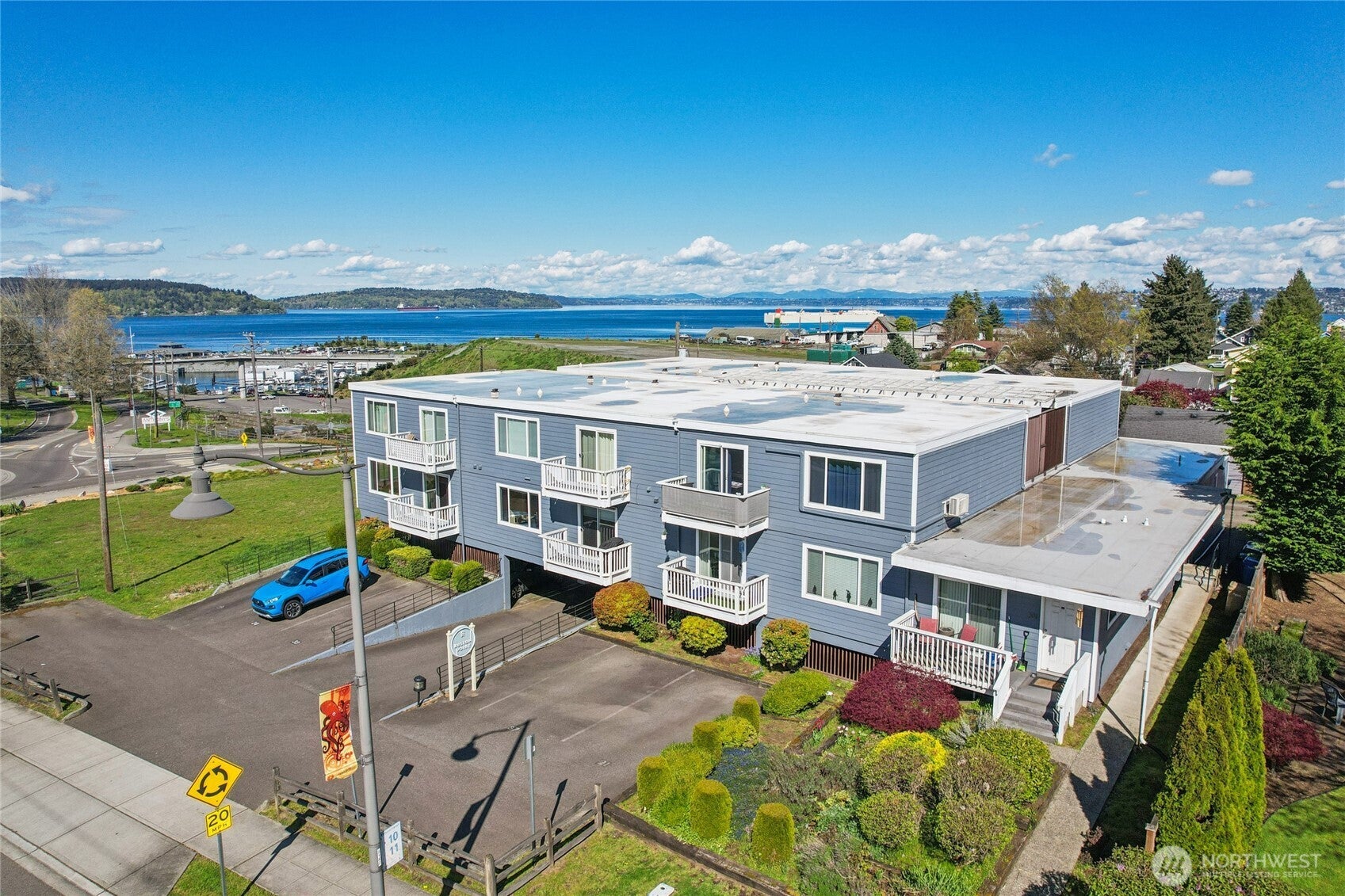 5321 N Pearl Street 206