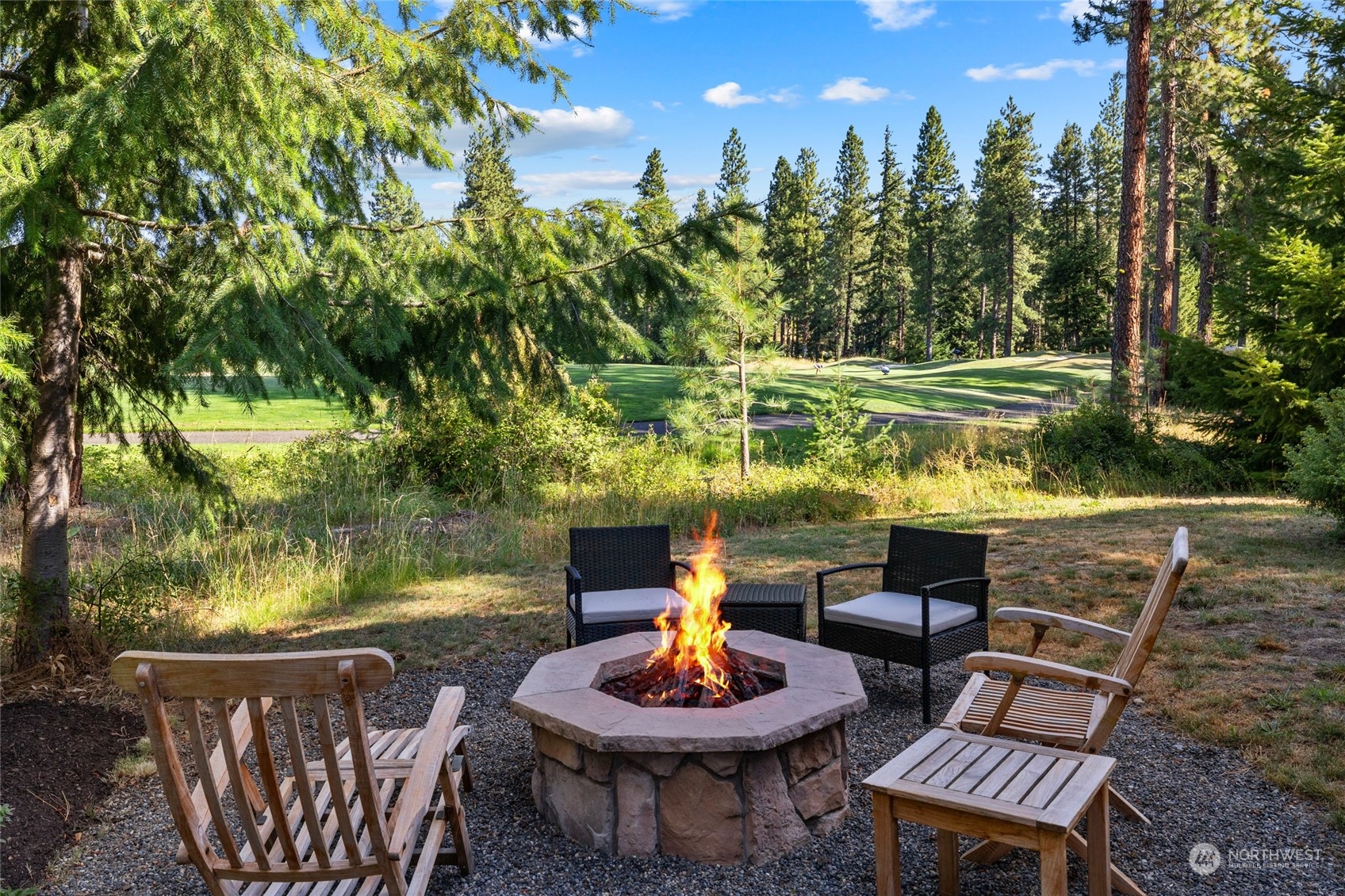 980 Larkspur Loop