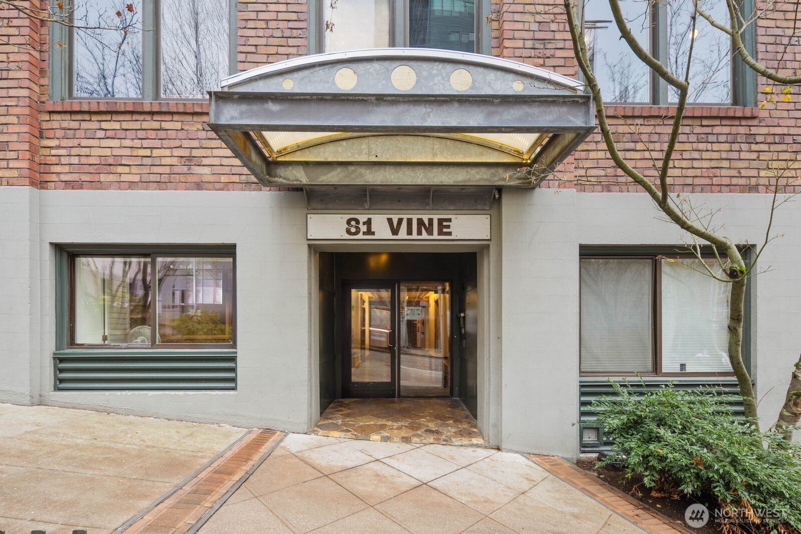 81 Vine Street 406