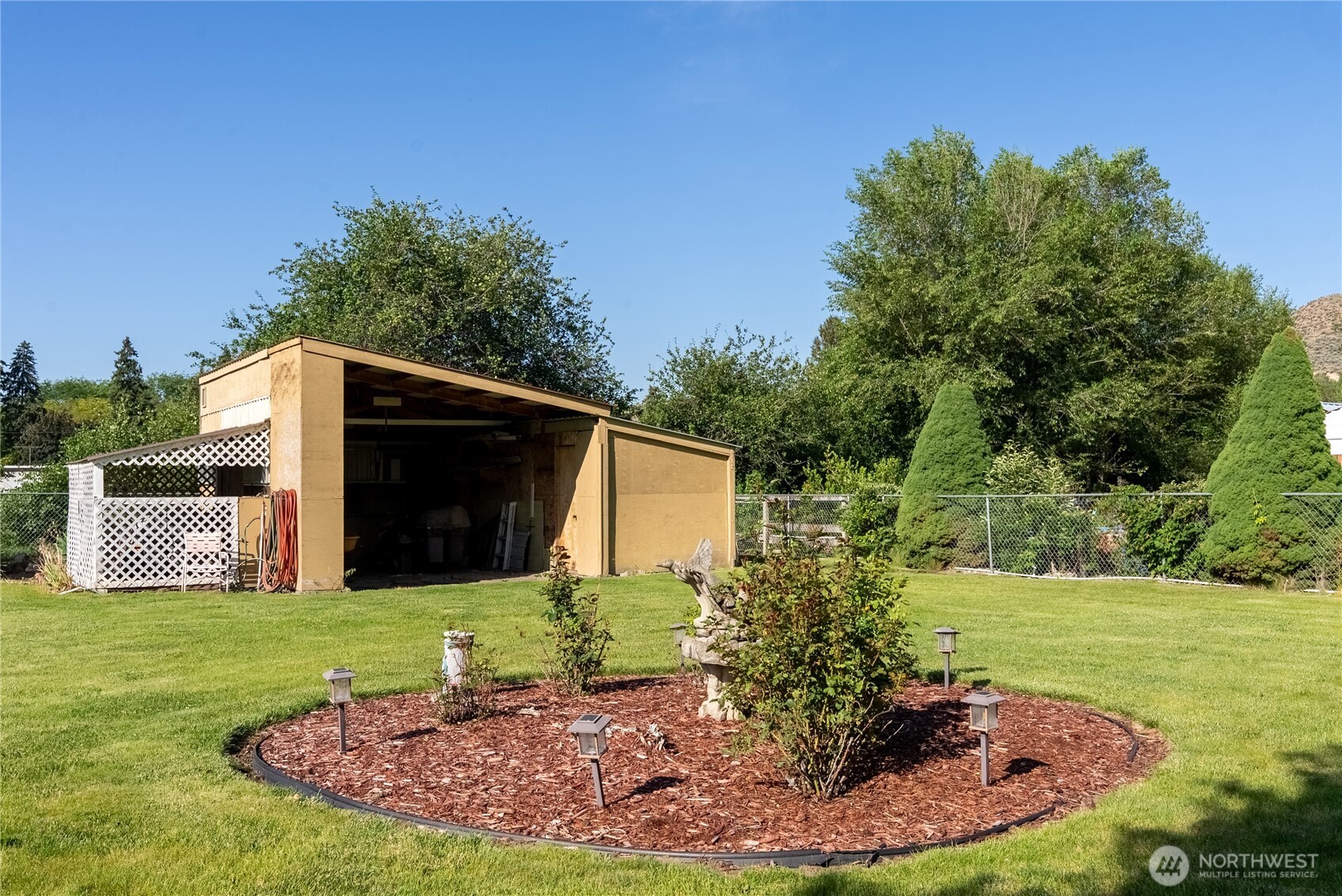 119 N Locust Way