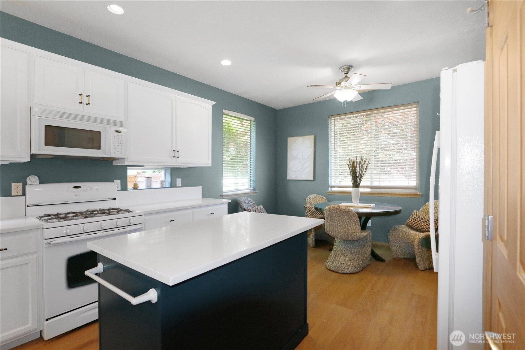8542 Bainbridge Loop NE