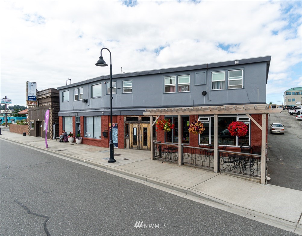 670 SE Pioneer Way