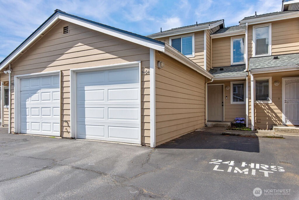 1404 S 308th Lane 1404