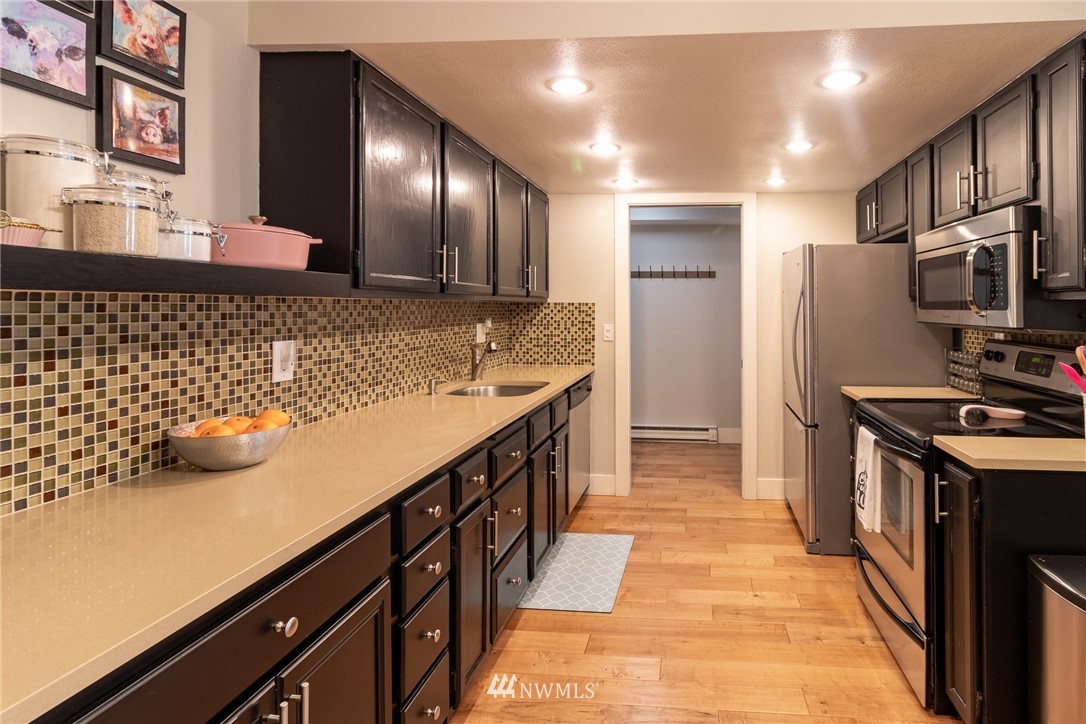 1250 Taylor Ave N 104