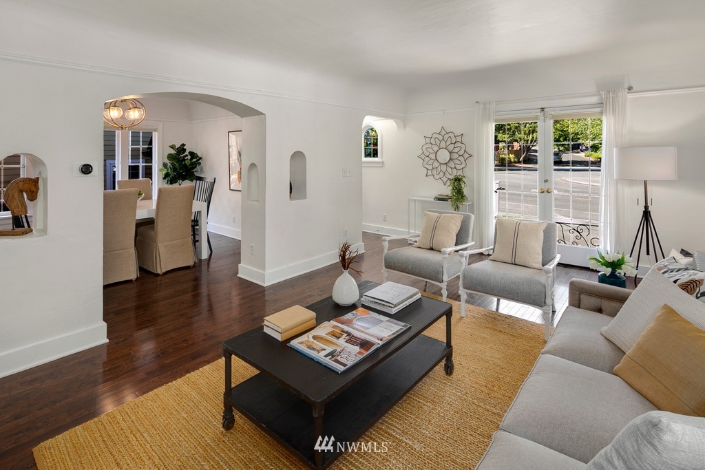 3409 E Denny Way