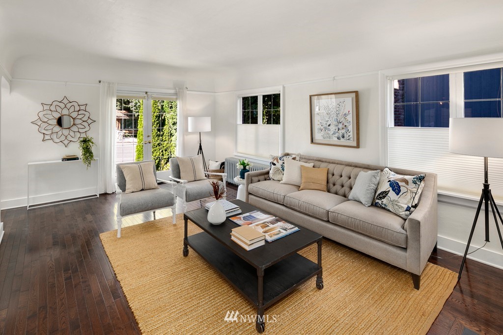 3409 E Denny Way