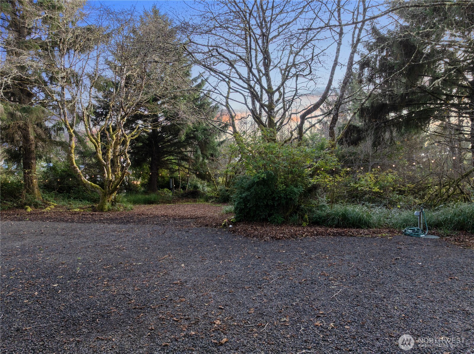 337 Mast Ave NW