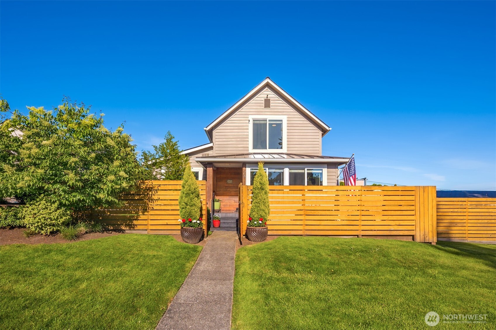 123 Avenue E