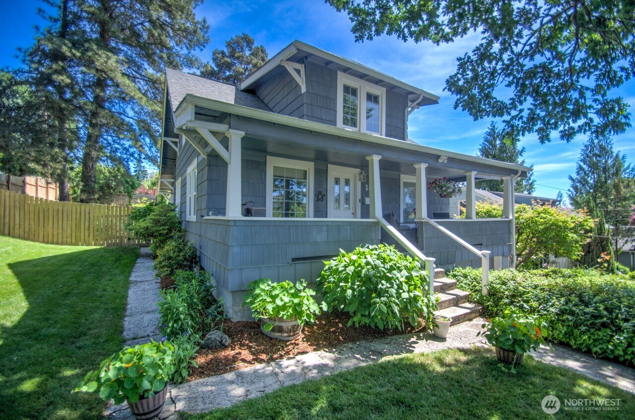 181 SE 9th Street